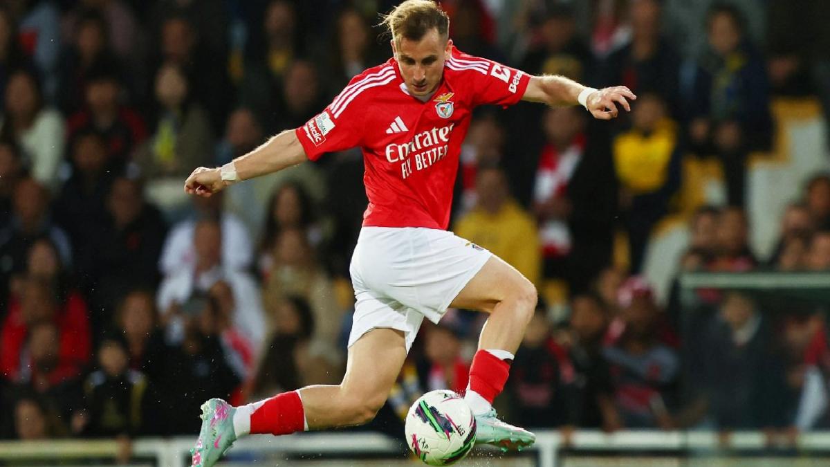 Portekiz’de Benfica, Estoril’i 2-1 yenerek liderliğe yükseldi