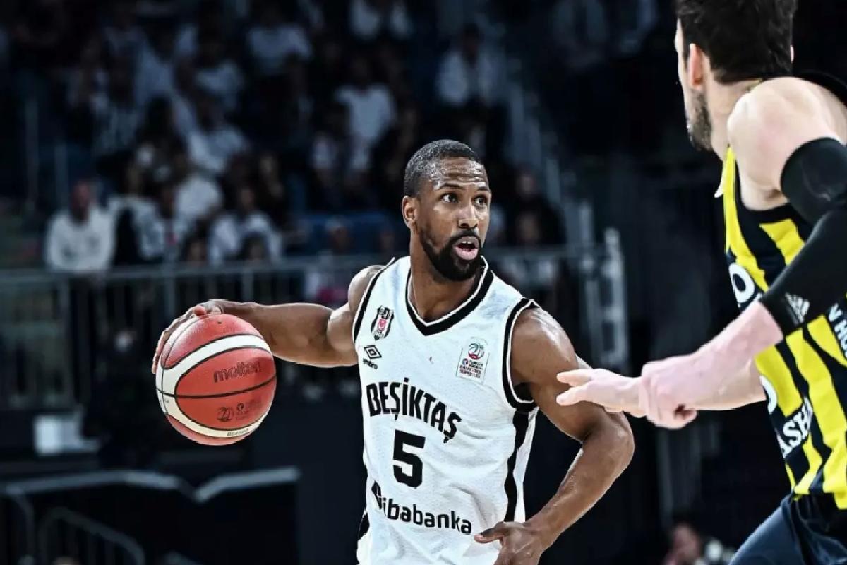 Potada nefes kesen derbi Beşiktaş’ın