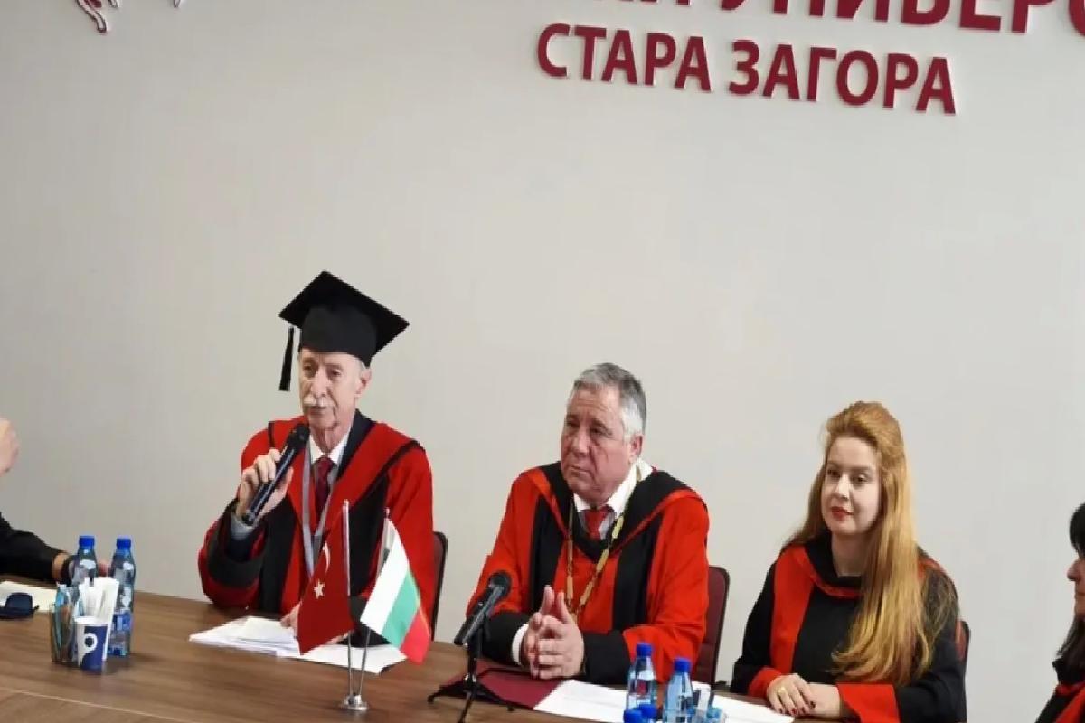 Prof. Dr. Hatipler’e Fahri Doktora