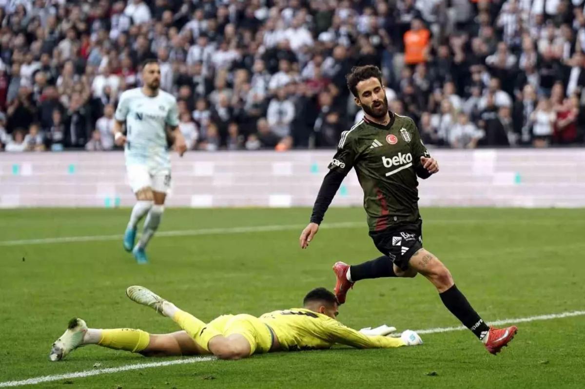 Rafa Silva’dan Etkileyici Performans
