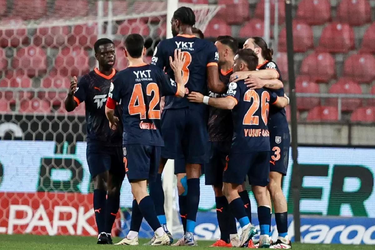 RAMS Başakşehir, Atakaş Hatayspor’u 4 golle geçti