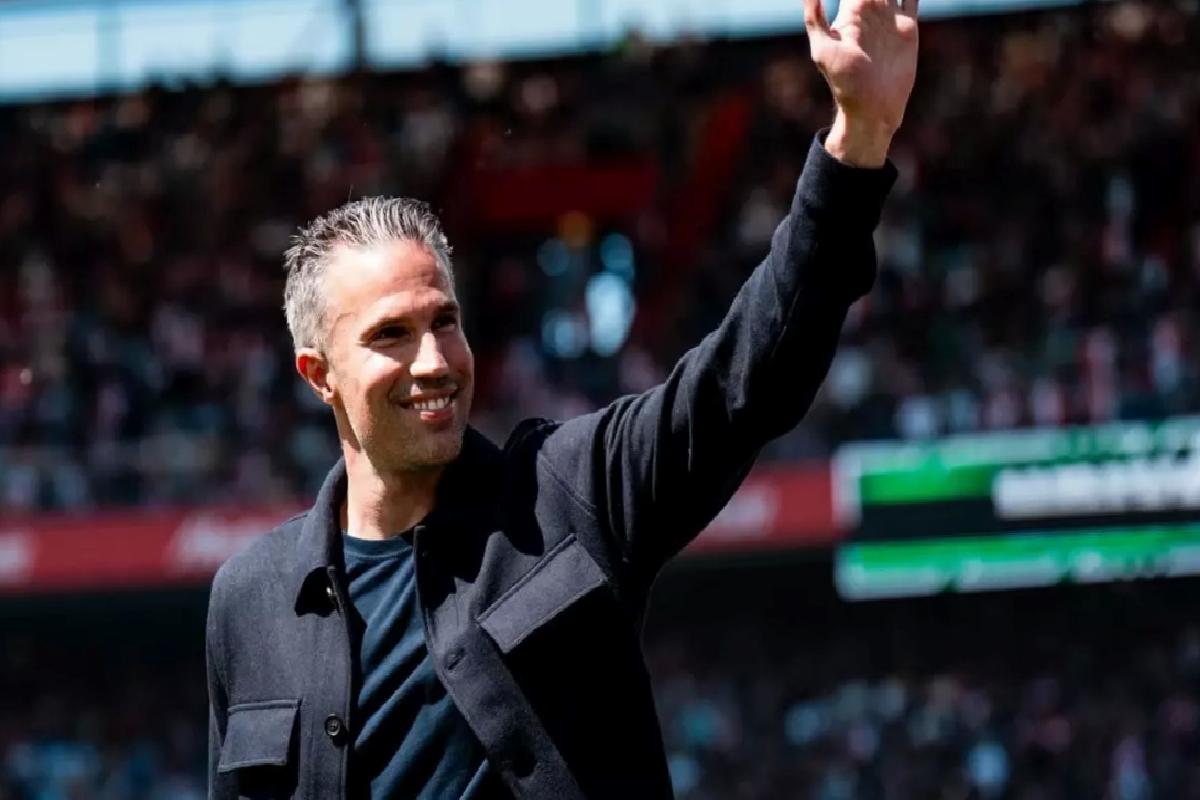 Robin van Persie Fenerbahçe’nin yıldız oyuncusunu istiyor