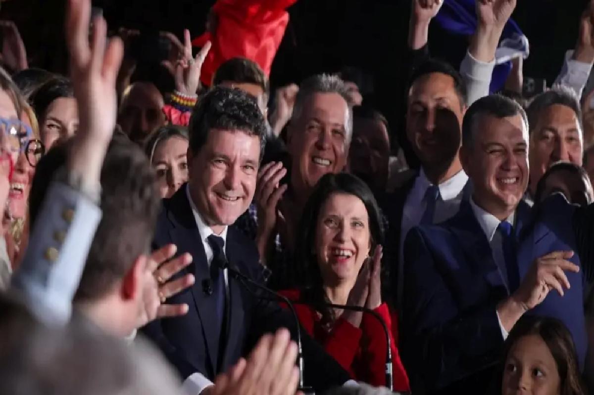 Romanya’nın Yeni Cumhurbaşkanı: AB ve NATO Yanlısı Nicusor Dan