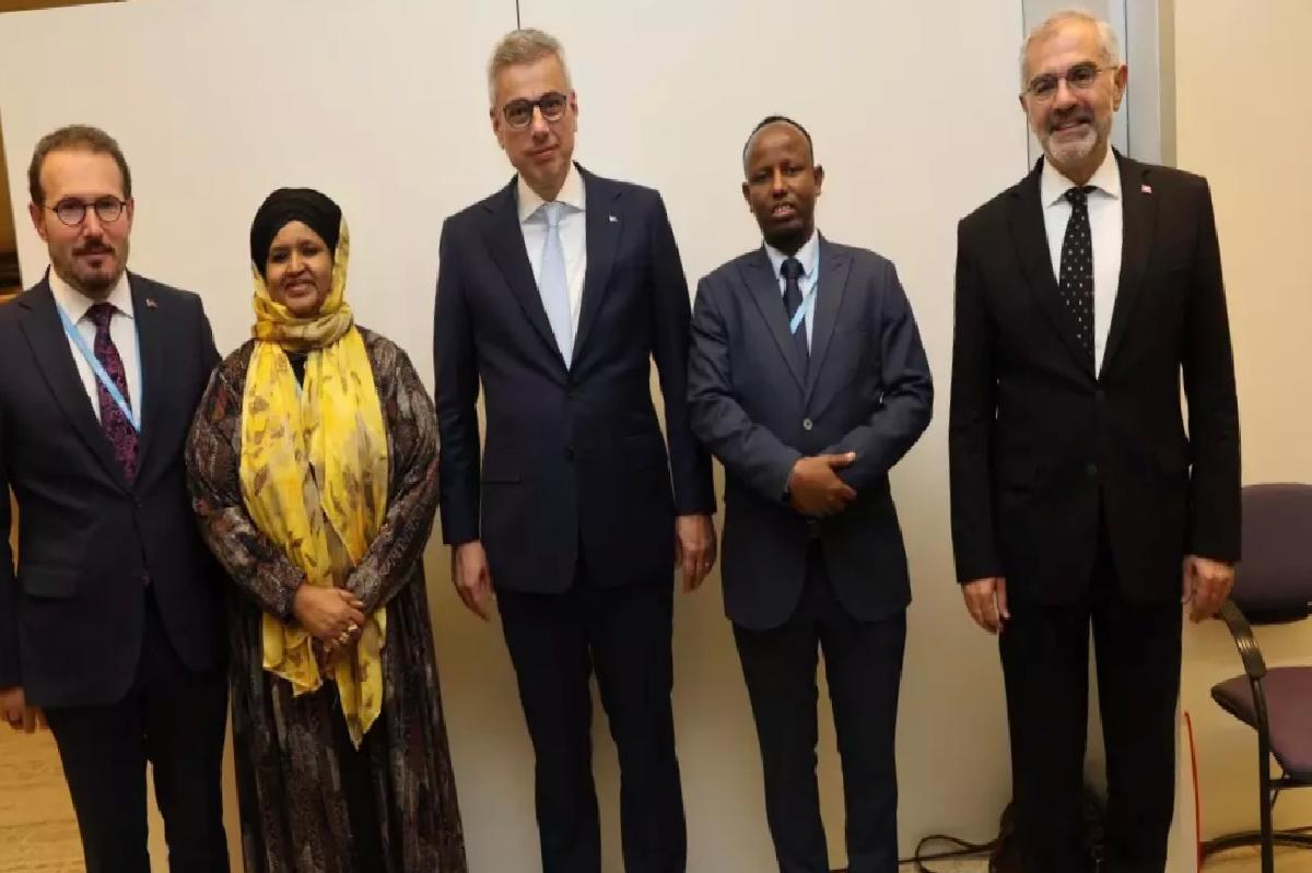 Sağlık Bakanı Somali Heyeti ile Görüştü