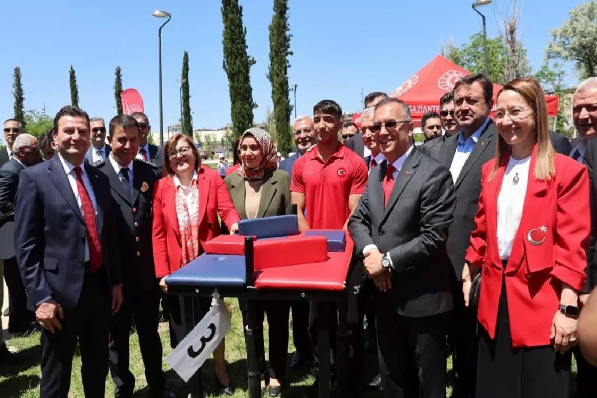 Şahin Bilek Güreşinde Zaferle Ayrıldı