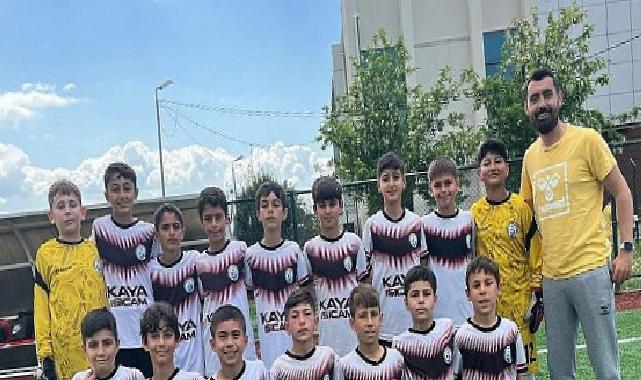 Şampiyon Burhaniye Belediyespor U-11