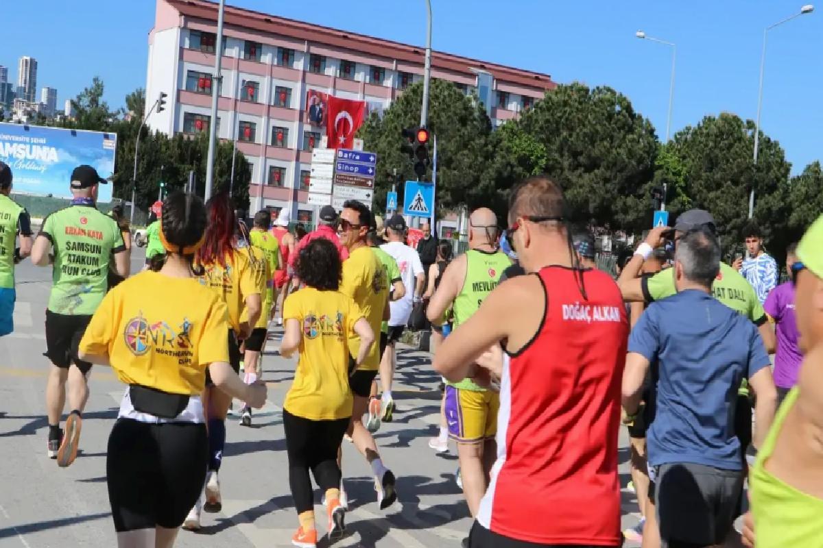 Samsun’da 19 Mayıs Yarı Maratonu Yapıldı