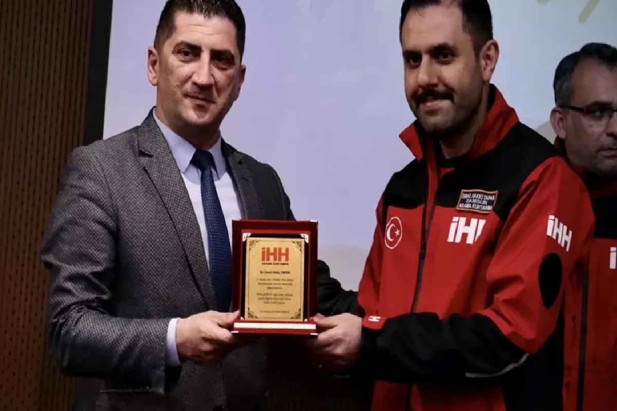 Samsun’da akredite olan İHH arama kurtarma ekibi için bröve takma töreni düzenlendi