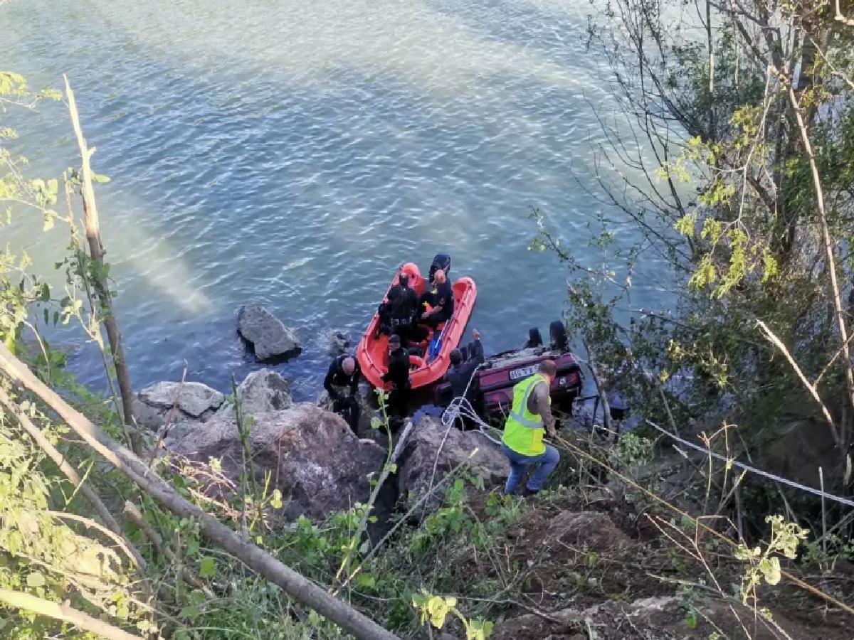 Samsun’da Baraj Gölüne Uçan Araçta Genç Sürücü Hayatını Kaybetti
