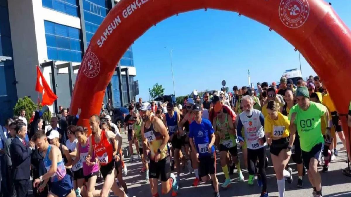 Samsun’da Uluslararası 19 Mayıs Yarı Maratonu Başladı