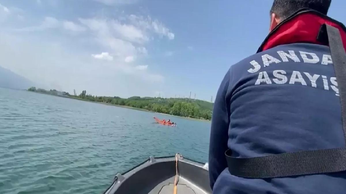 Sapanca Gölü’nde Pedallı Kano Alabora Oldu