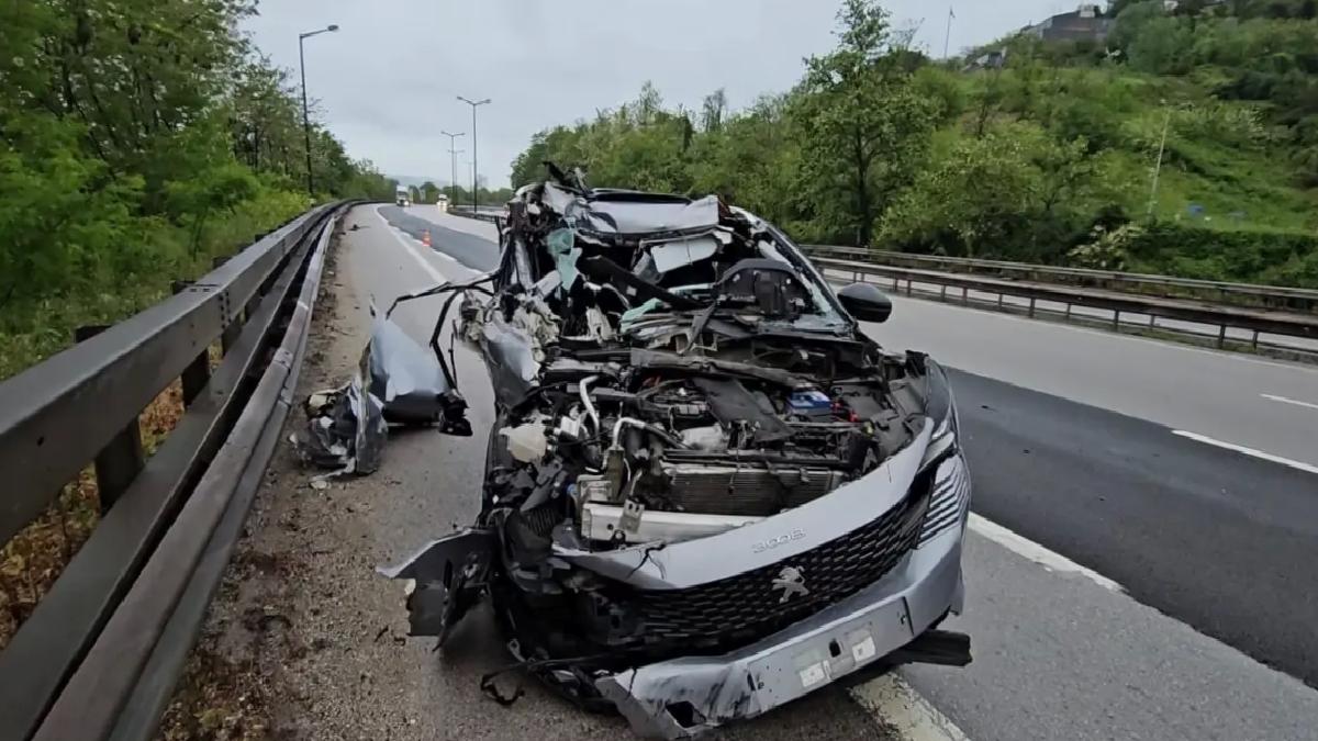 Sapanca’da TIR’a Arkadan Çarpan Cipte Yaralı