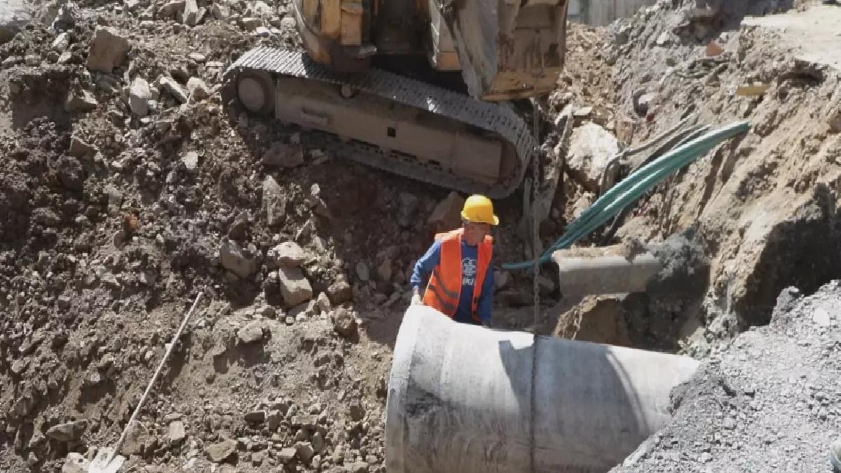 Sarıyer’de Çöken Yolun Yeniden Yapımı Devam Ediyor