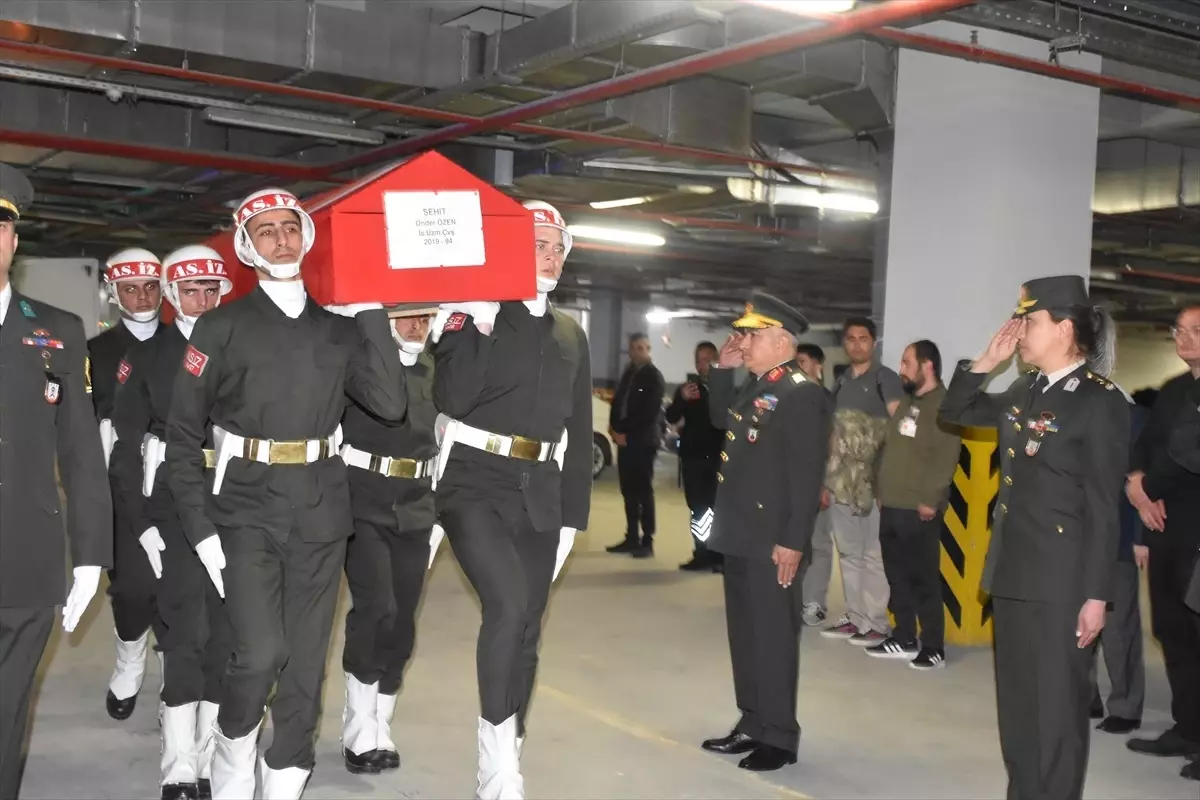 Şehit İstihkam Uzman Çavuş Özen’in naaşı memleketi Afyonkarahisar’a getirildi