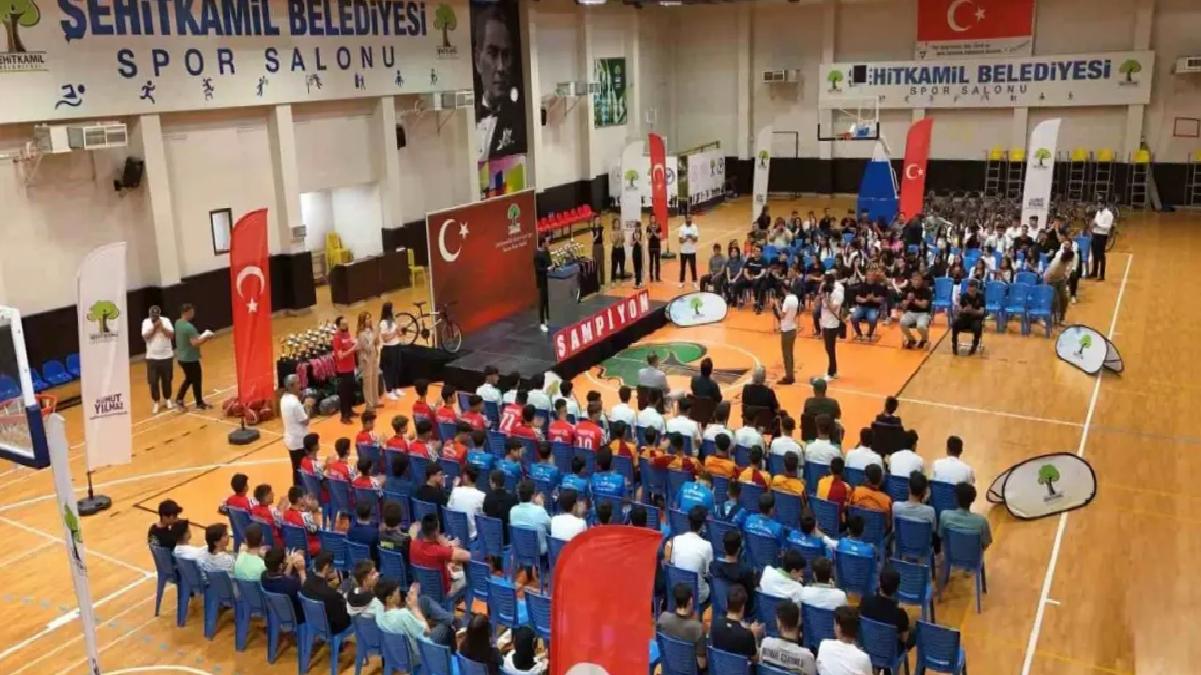 Şehitkamil’de başarılı sporcular ödüllendirildi