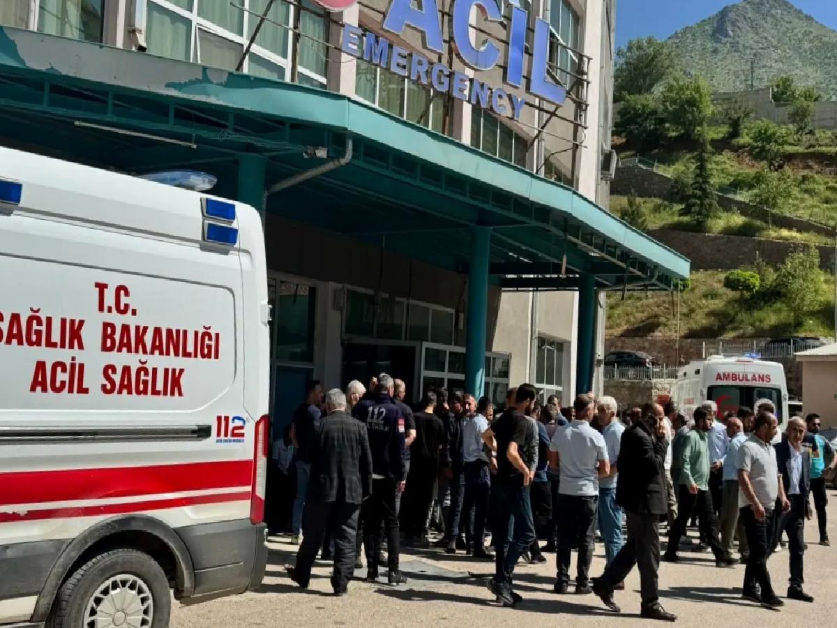 Şemdinli’de Servis Kazası: 14 Yaralı