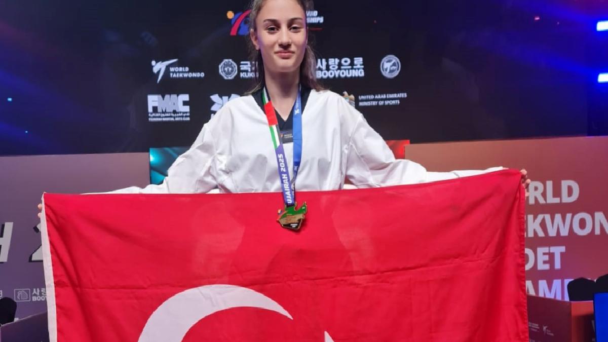 Sena Yılmaz, taekwondoda dünya şampiyonu