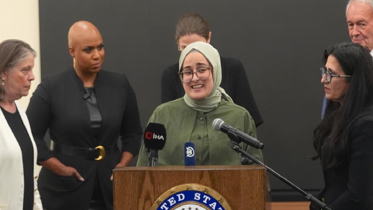 Serbest bırakılan Rümeysa Öztürk, Logan Havalimanı’nda basına konuştu