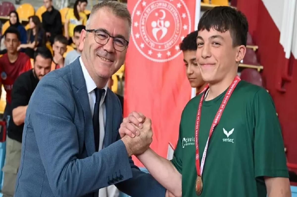 Seydişehir’de Bilek Güreşi Müsabakaları