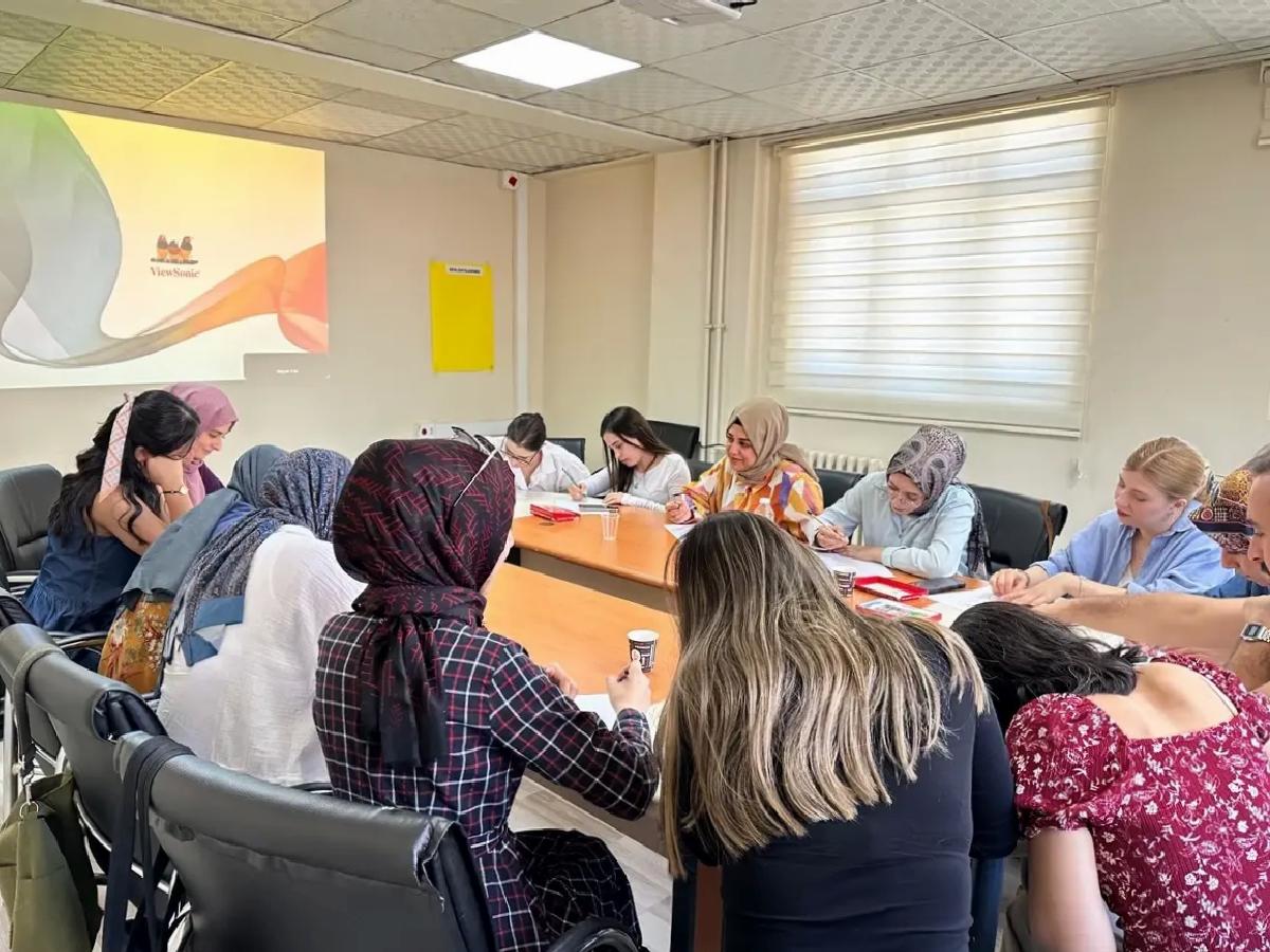 Silopi’de Bibliyoterapi Atölyesi Düzenlendi