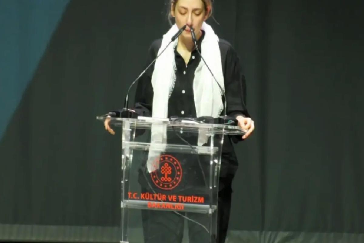 Sırrı Süreyya Önder’in kızı babasına yazdığı mektubu okudu