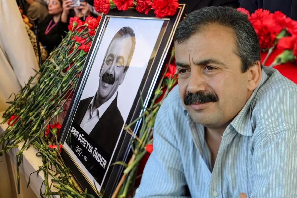 Sırrı Süreyya Önder’in “Türk müsünüz?” sorusuna yanıtı yeniden gündem oldu