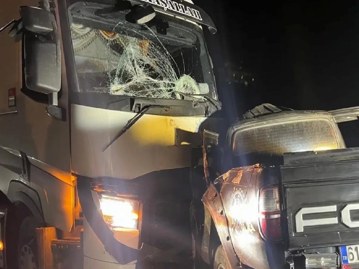 Sivas’ta Tır ve Pikap Çarpıştı: 1 Ölü