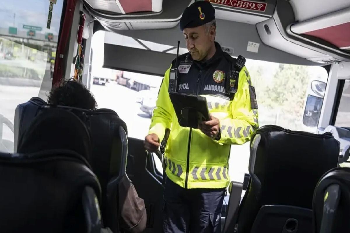 Sivil Jandarma ile Otobüs Denetimi