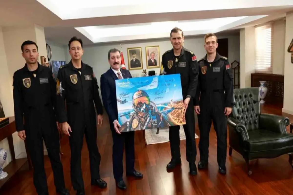 SOLOTÜRK ve Türk Yıldızları’ndan Vali’ye Ziyaret