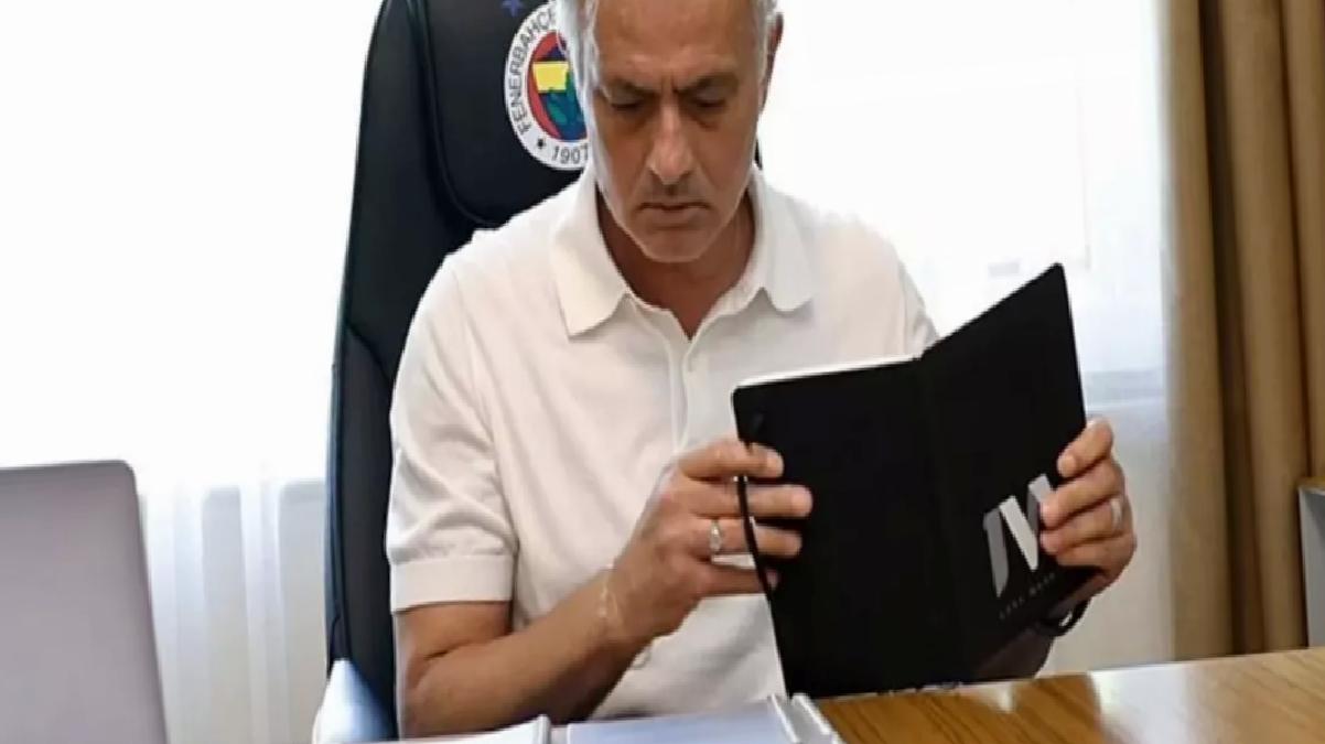 Son maçta Kadıköy’deydi! İşte Mourinho’nun yerine gelecek bir numaralı aday