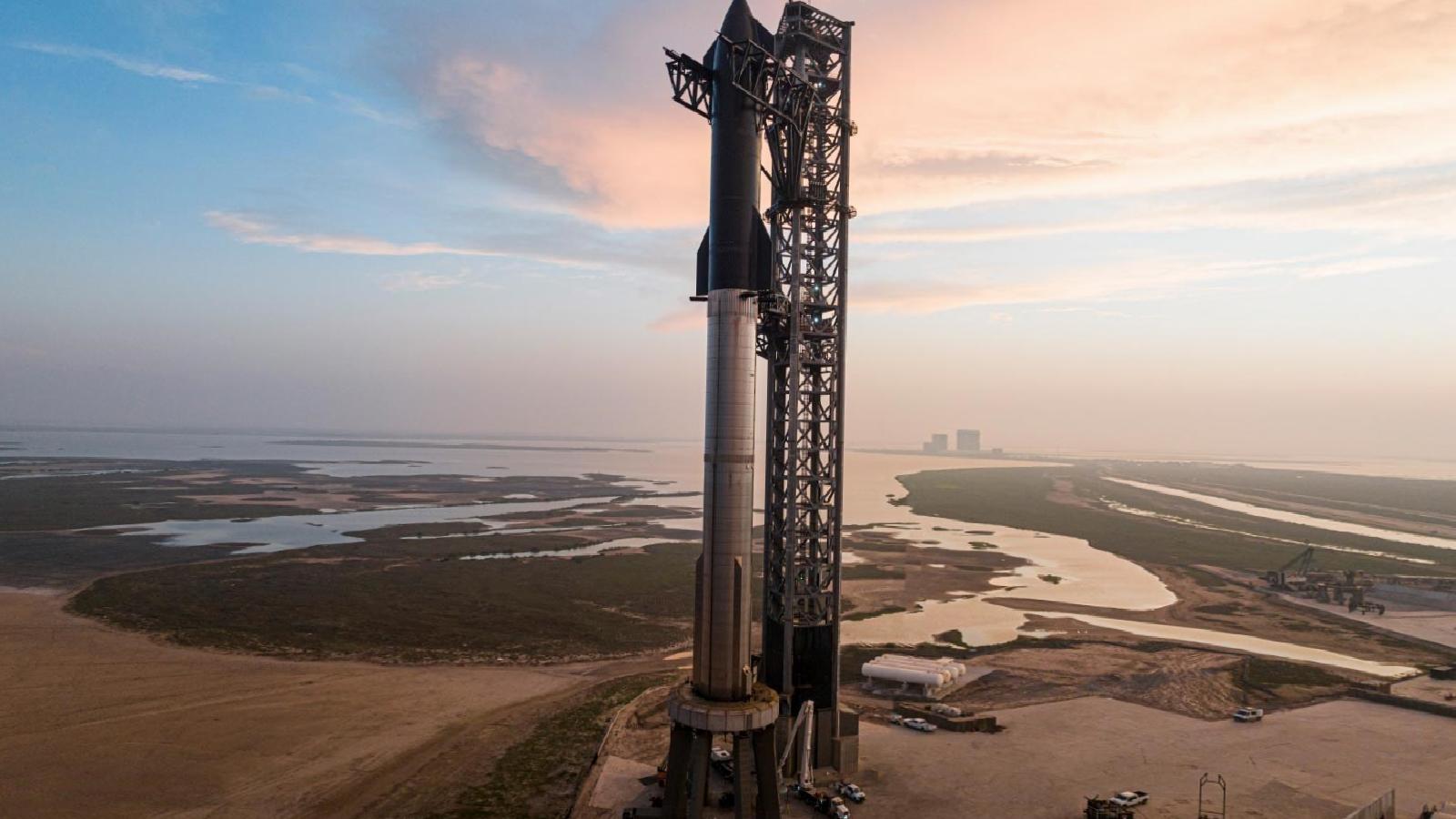 SpaceX, artık dünyanın en büyük roketi Starship’i iki haftada bir fırlatabilecek