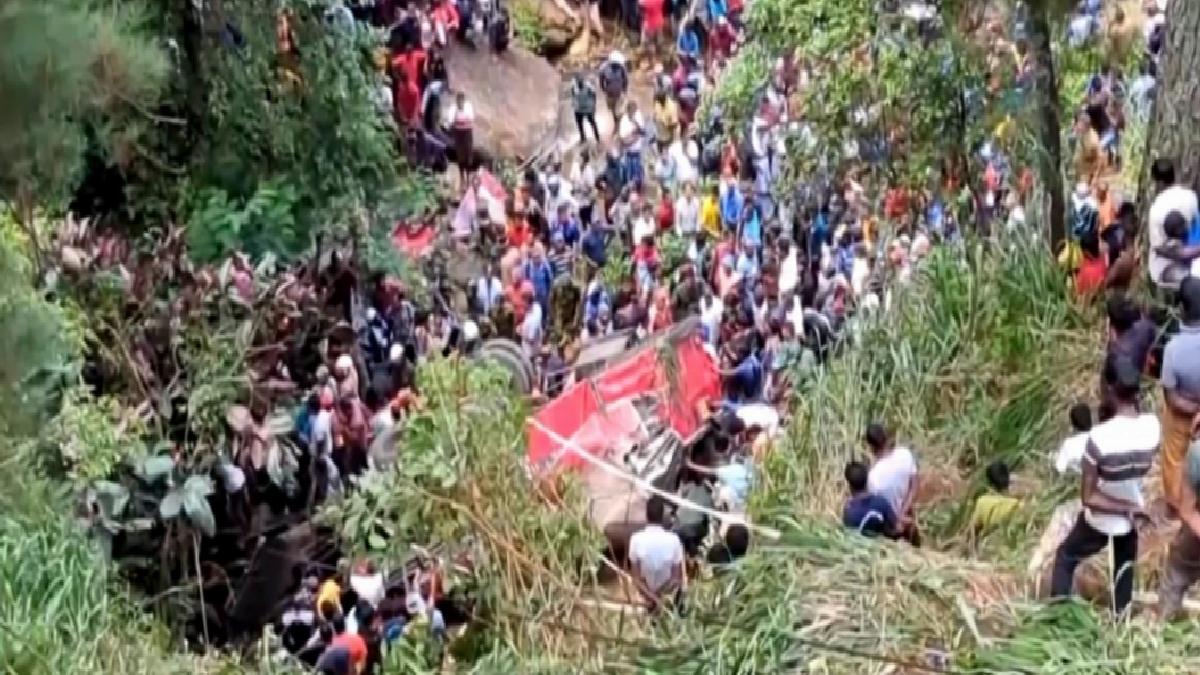 Sri Lanka’da yolcu otobüsü uçuruma yuvarlandı: 21 ölü