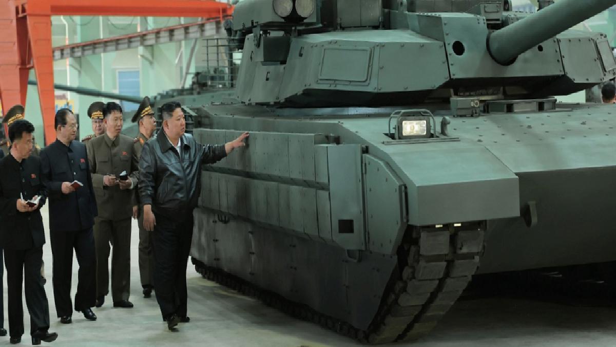 Tank fabrikasını gezen Kuzey Kore lideri Kim, daha fazla üretim istedi