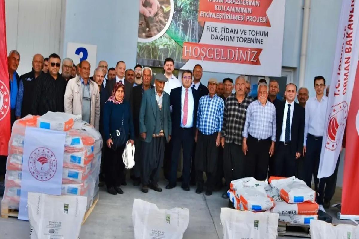 Tarsus’ta Yerli Ayçiçeği Tohumu Dağıtımı