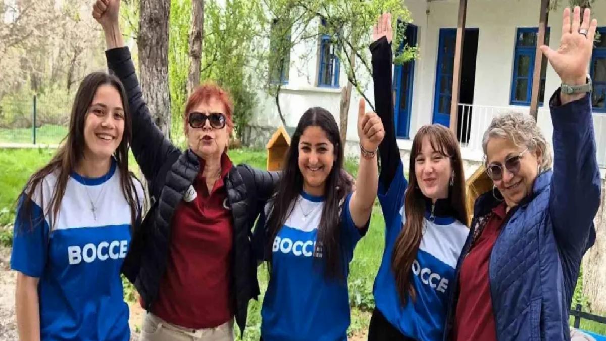 Tazelenme Üniversitesinin yaşlı öğrencileri bocce ile tanıştı