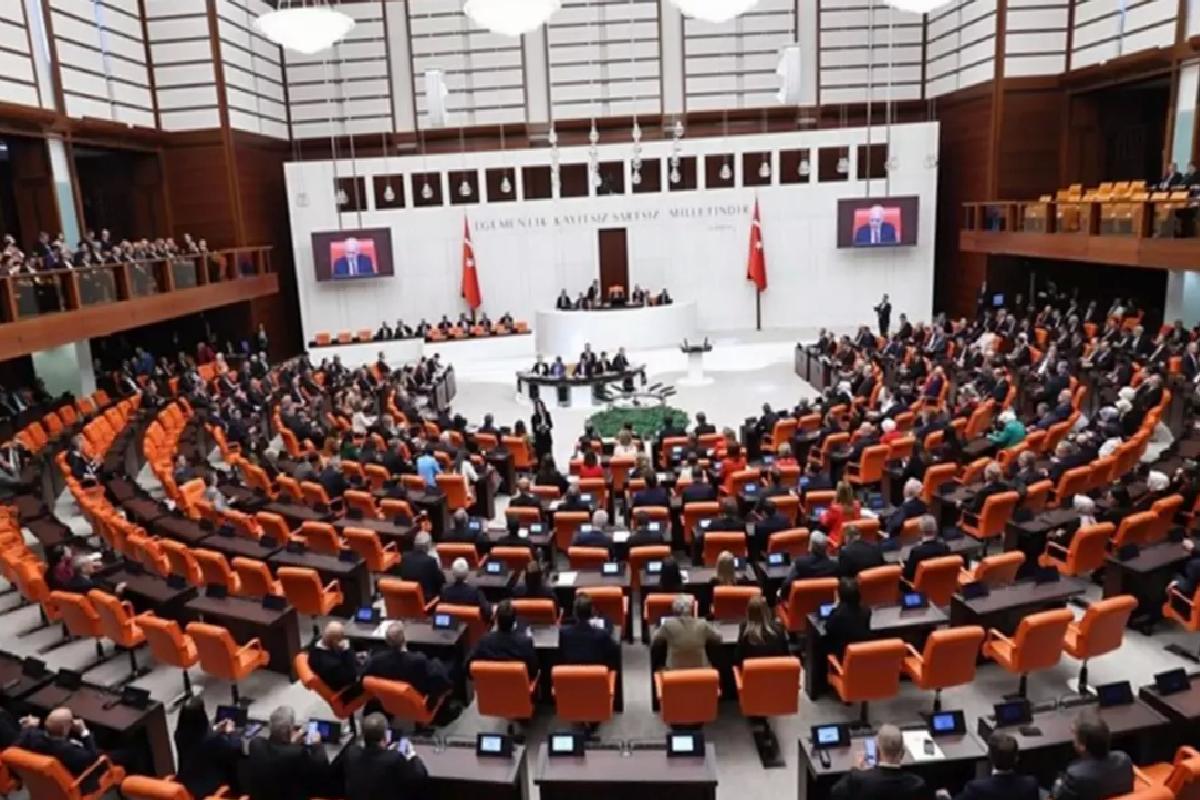 TBMM Genel Kurulu’nda kabul edildi! Devlet memurluğu için 35 yaş sınırı aranacak