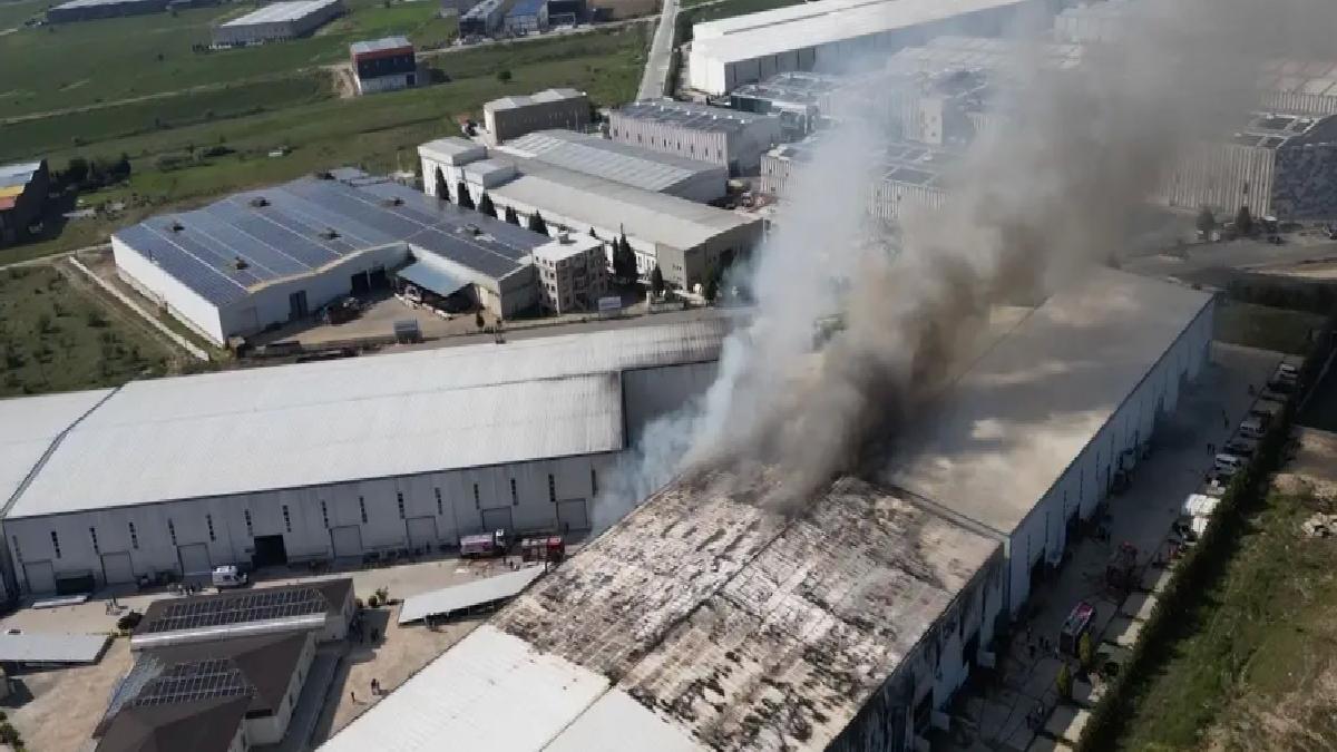 Tekirdağ’da Kauçuk Fabrikasında Yangın