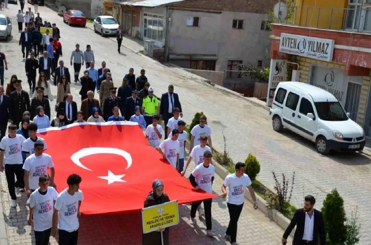 Tercan’da 19 Mayıs Kutlamaları