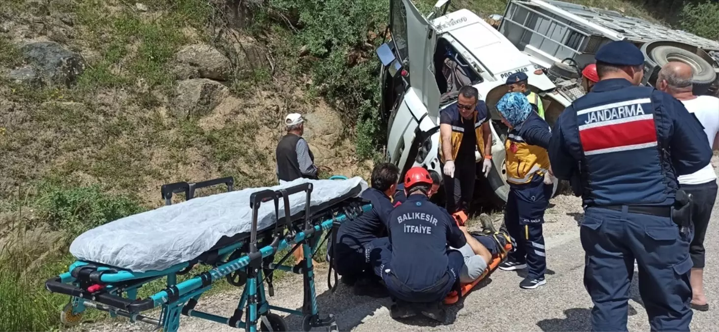 Tır Kazasında Sürücü Yaralandı
