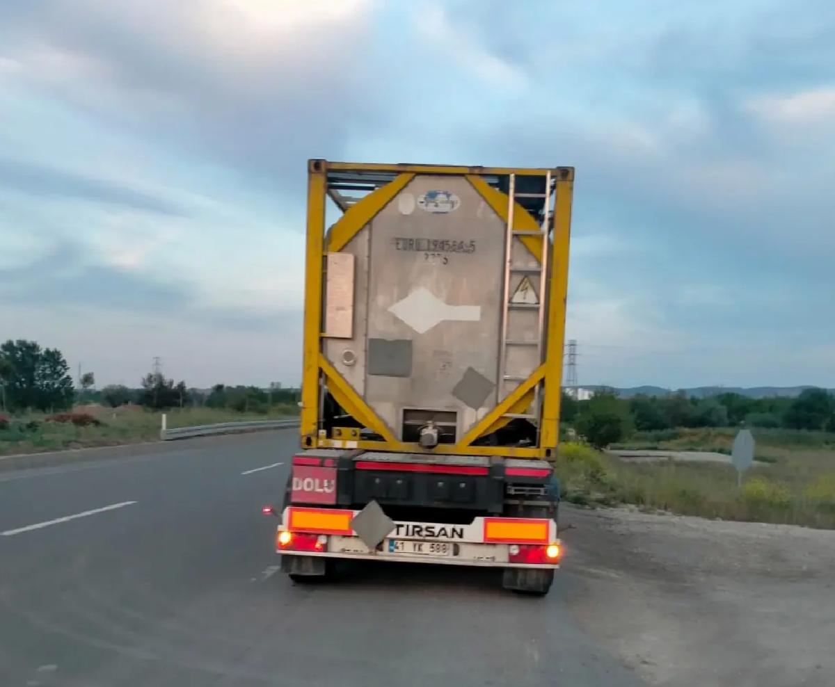 TIR’a Çarpan Motosiklet Sürücüsü Ağır Yaralandı