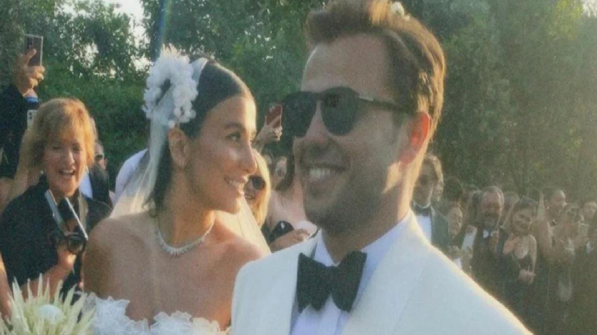 Tolga Sarıtaş’tan Zeynep Mayruk’a sürpriz parti