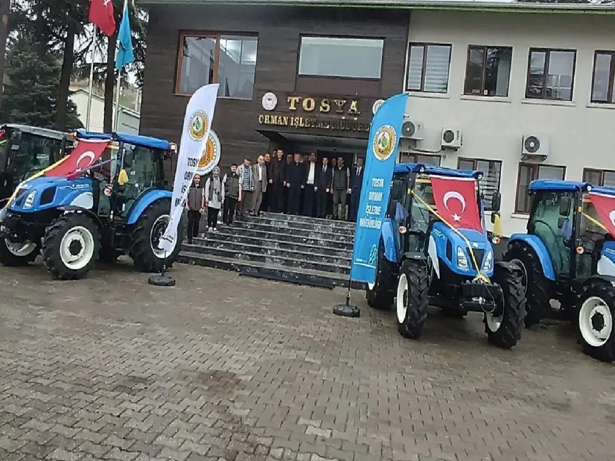 Tosya’da ORKÖY Projesiyle Traktörler Dağıtıldı