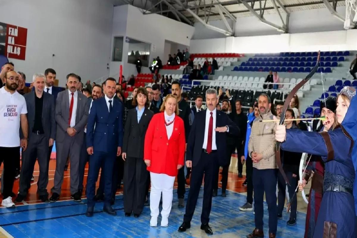 Trabzon ve çevre illerde 19 Mayıs Atatürk’ü Anma, Gençlik ve Spor Bayramı kutlanıyor