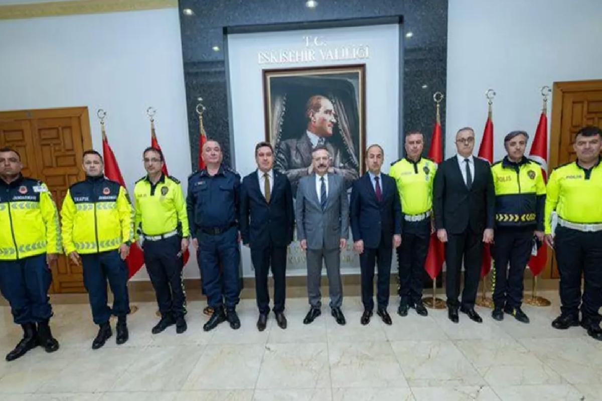 Trafik Personeline Başarı Belgesi