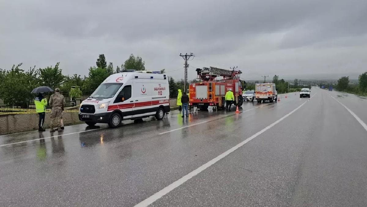 Traktör Devrildi, Sürücü Hayatını Kaybetti