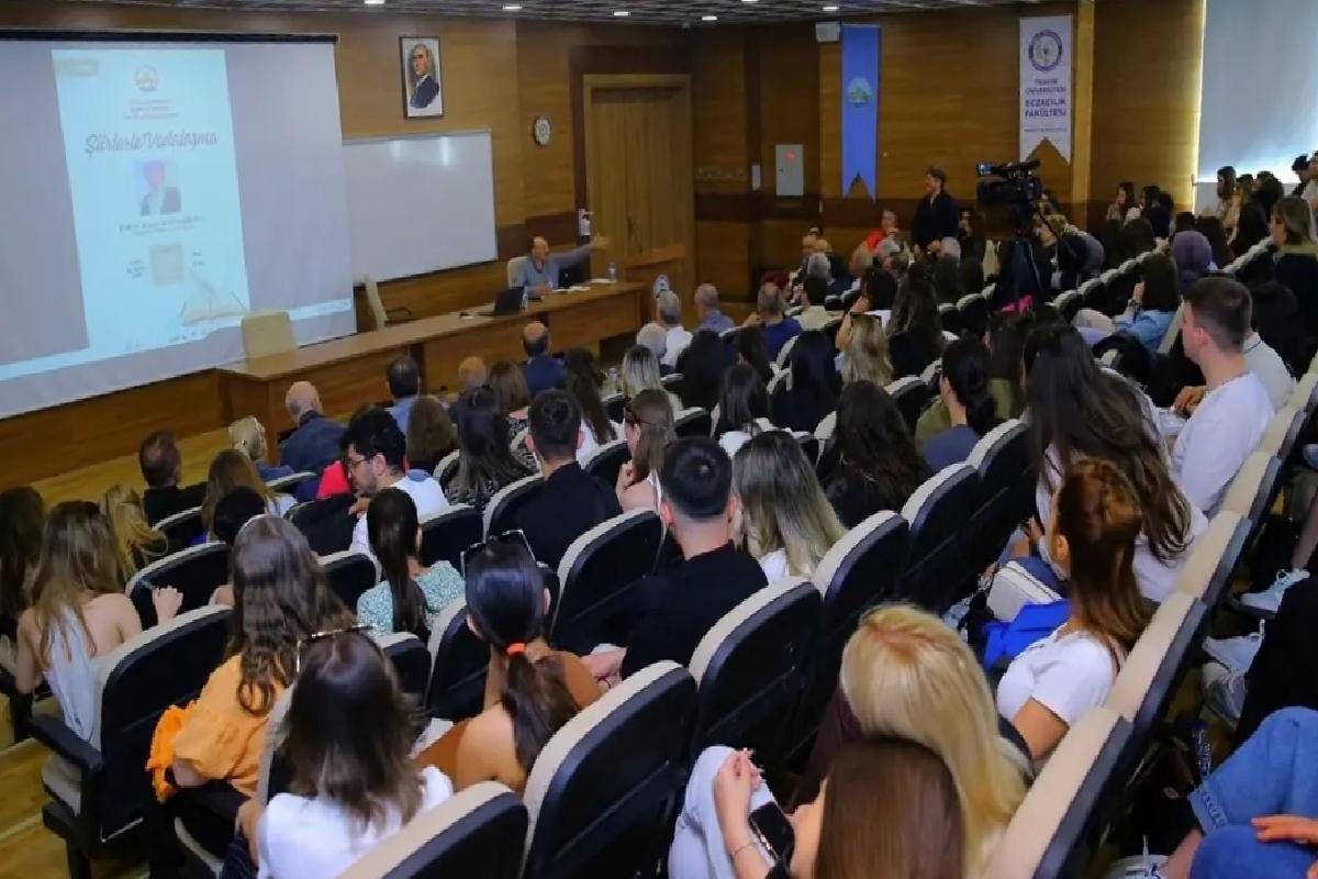 Trakya Üniversitesi’nde Teşekkür Belgeleri Dağıtıldı
