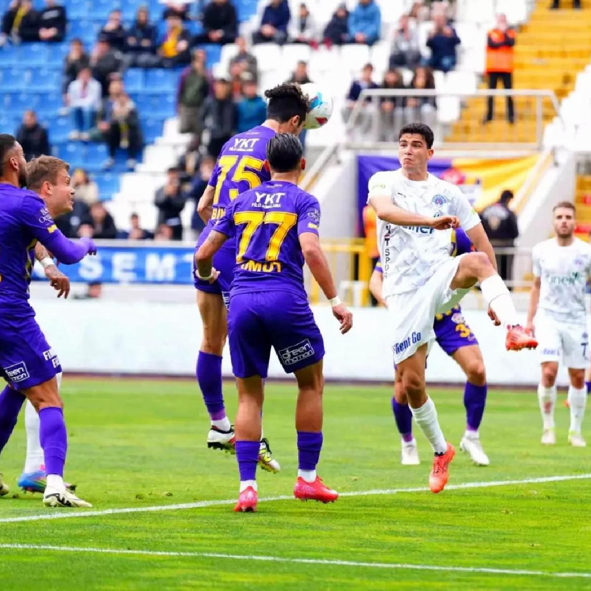 Trendyol Süper Lig: Eyüpspor: 0 Kasımpaşa: 1 (İlk yarı)