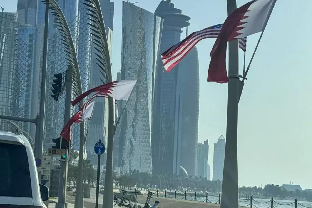 Trump Katar’da Bayraklarla Ağırlanacak