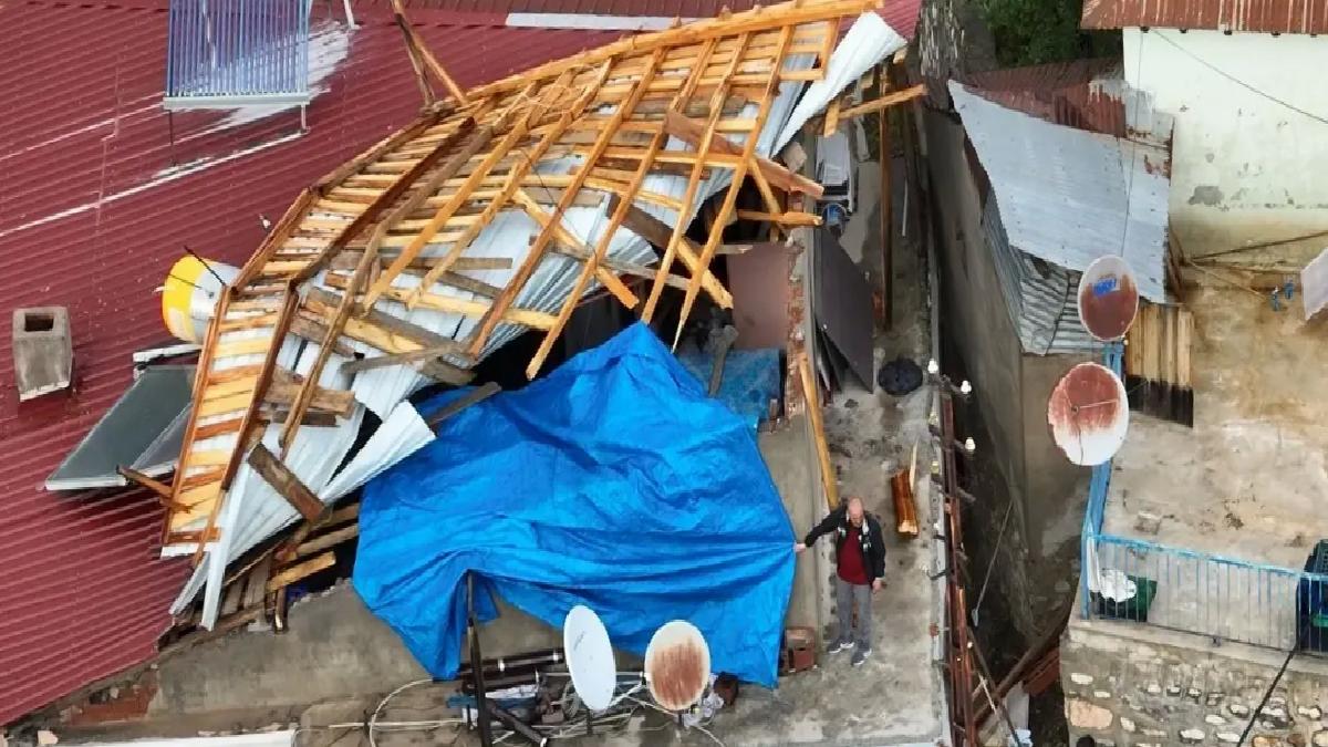 Tunceli’de Şiddetli Rüzgar Hasara Yol Açtı