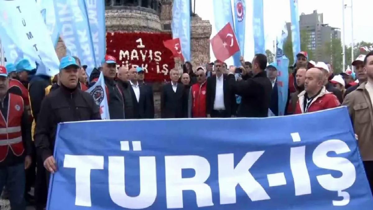 TÜRK-İŞ ve Birleşik Kamu-İş Taksim’de Çelenk Bıraktı